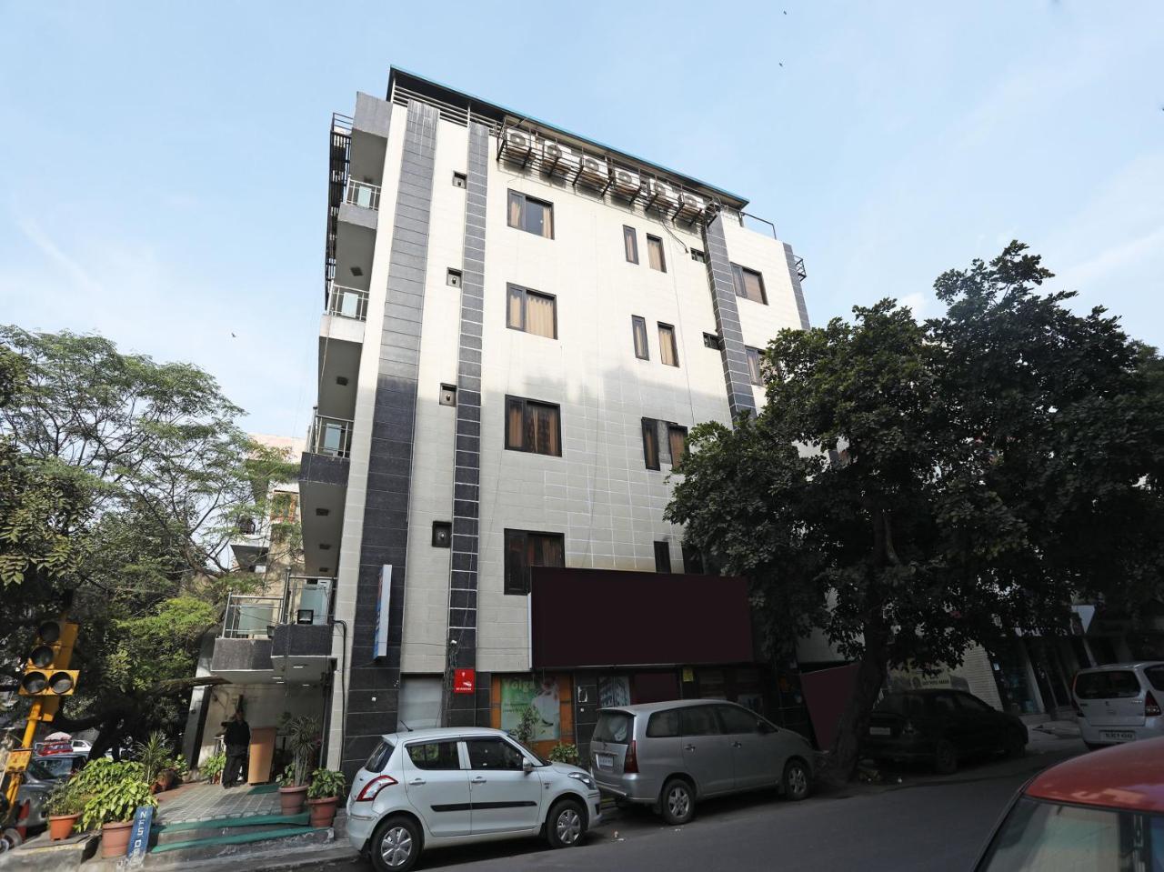 Hotel Balsons Continental Нью-Дели Экстерьер фото